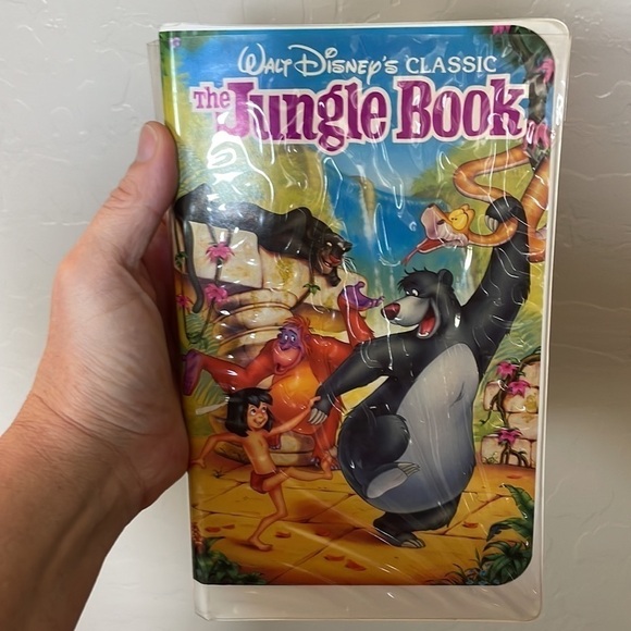 Disney Classics The Jungle Book VHS Tape Vintage Collectable. - Picture 8 of 16